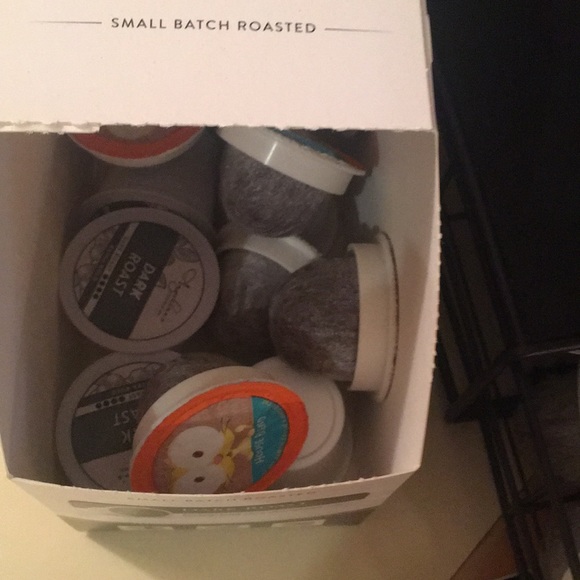 KEURIG Model B40 used great condition with extras - Picture 3 of 6